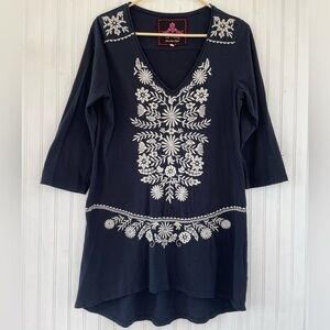 Johnny Was JW Los Angeles Black Blue Cream Embroidered Floral Tunic Size Medium